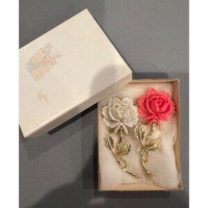 Vintage Set of Gerry’s Gold Tone Celluloid Pink &‎ White Rose Pins With Box
